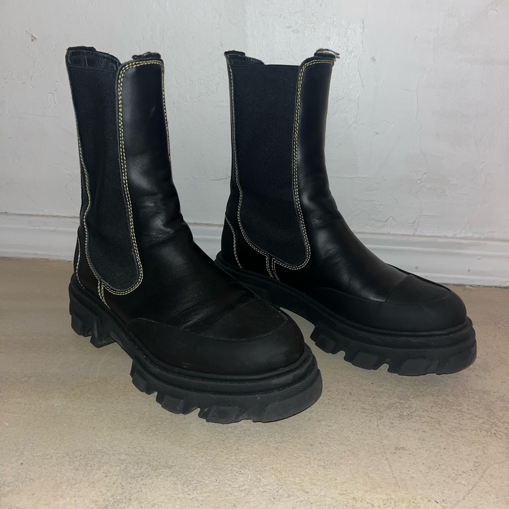 Ganni Black Chelsea Lug Sole Boots